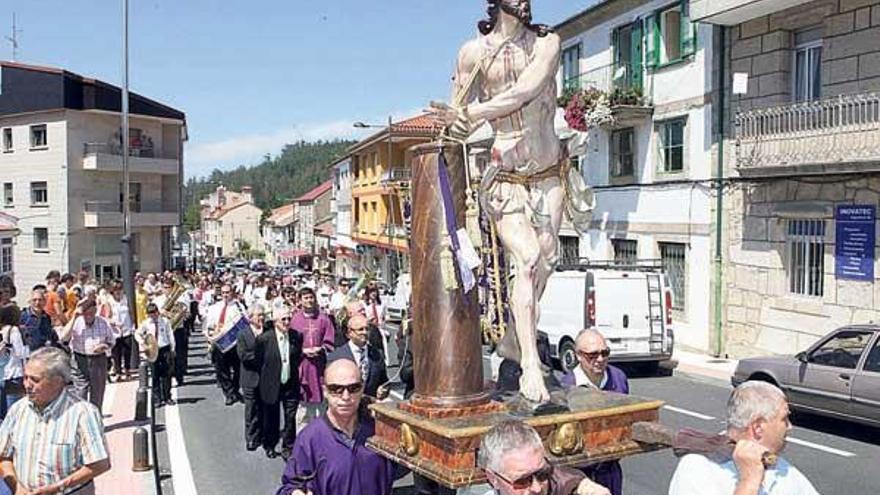 Foto de archivo de la procesión del Divino Ecce Homo en Cerdedo.  // Bernabé/Luismy