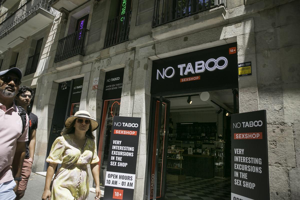 El nuevo 'sex-shop' de la Rambla que ha provocado quejas vecinales.