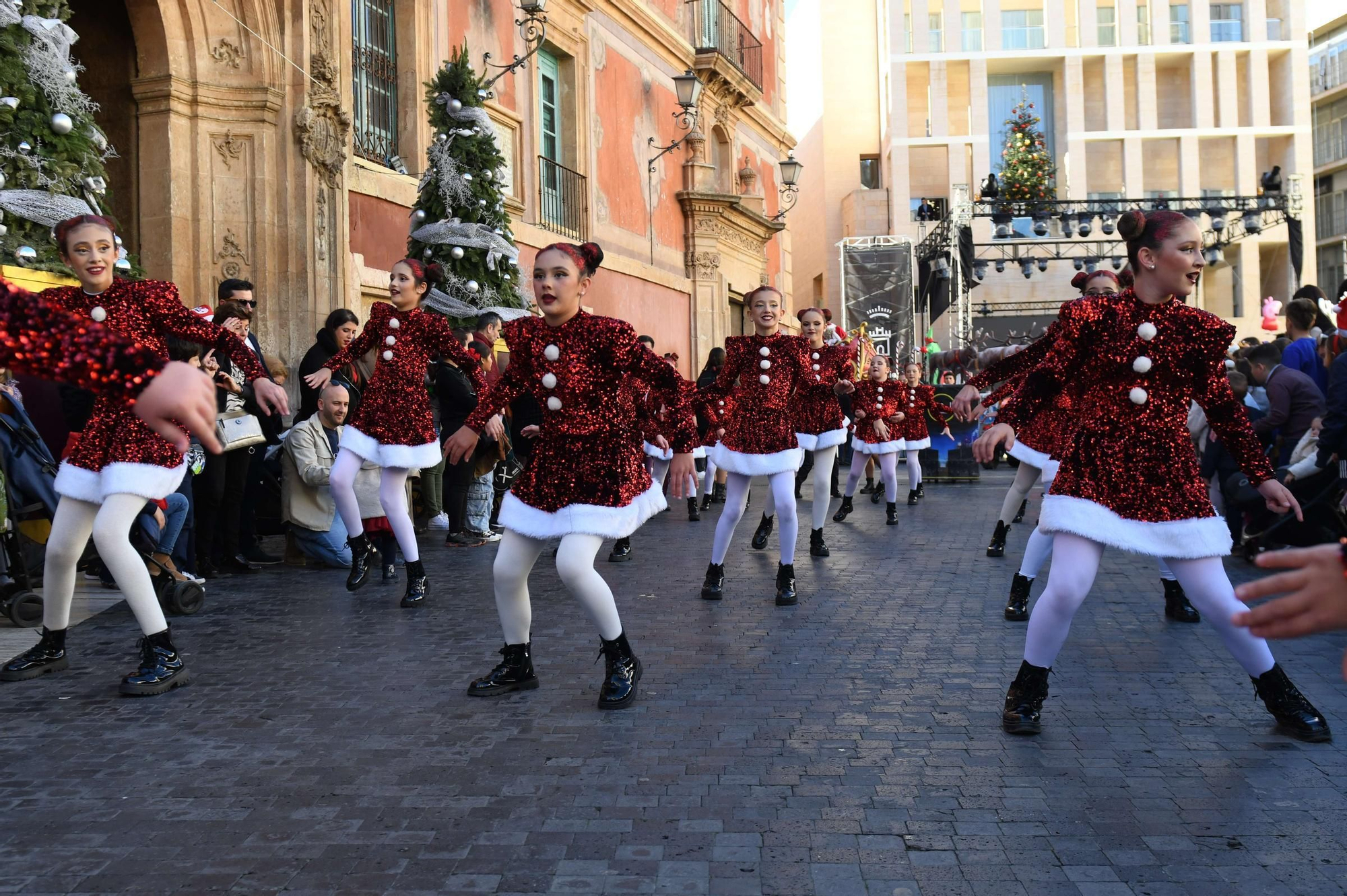 Las mejores imágenes del desfile de Papá Noel en Murcia