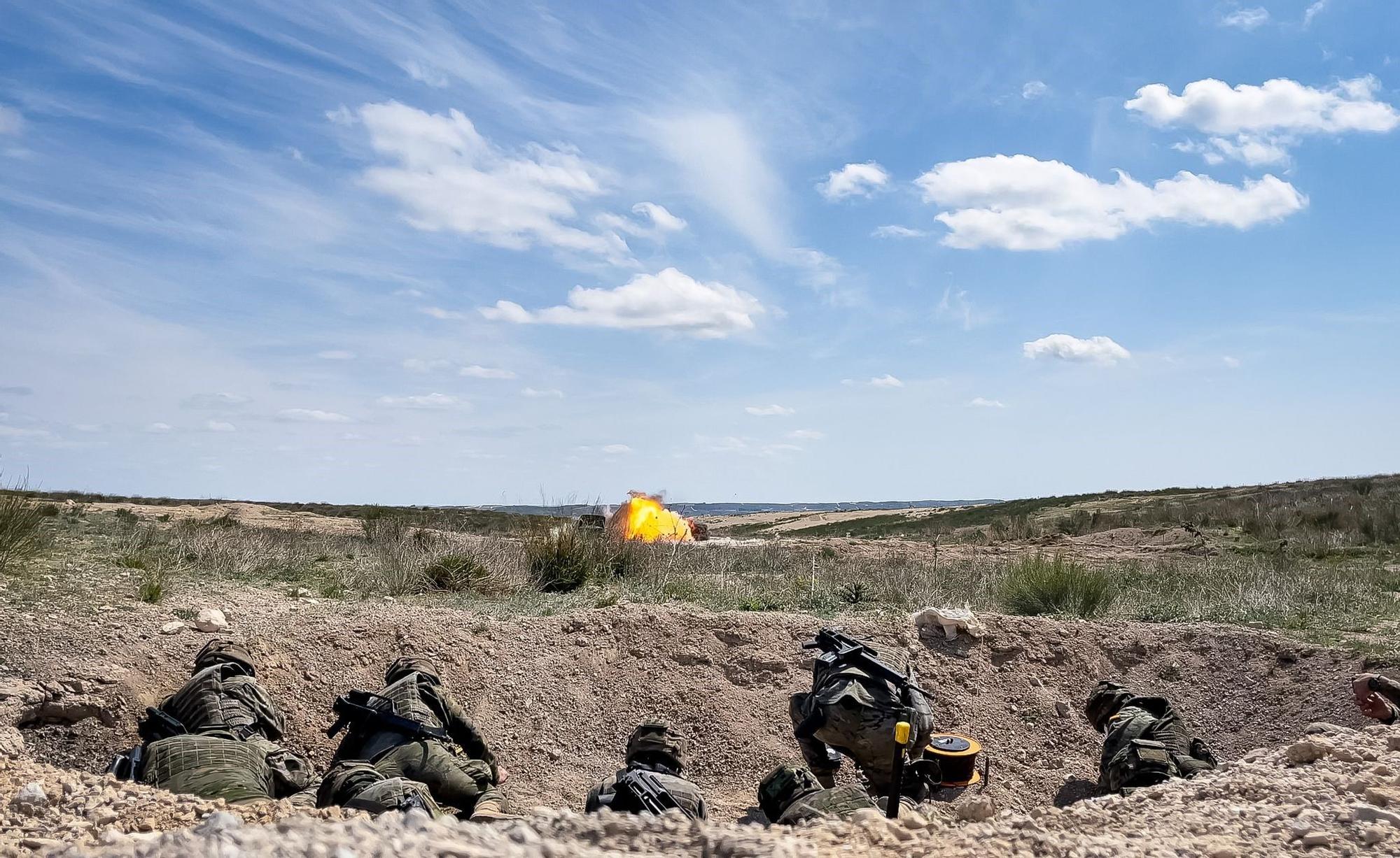 La Brigada "Canarias" XVI, de ejercicio en el campo de maniobras más grande de Europa