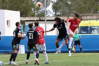 La SD Ibiza cae 1-2 ante el Barbastro, un equipo que llevaba 11 jornadas sin ganar