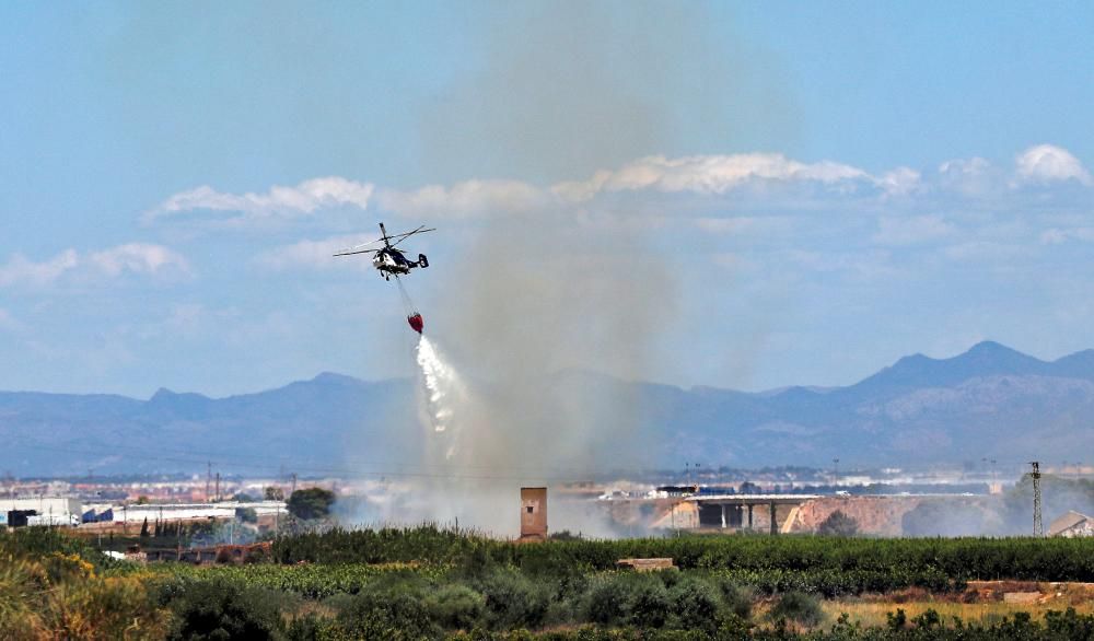 Incendio en un almacén de balas de cartón de Silla