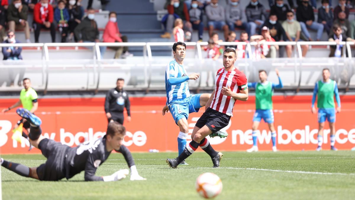 Partido entre el Deportivo y el Bilbao Athletic.