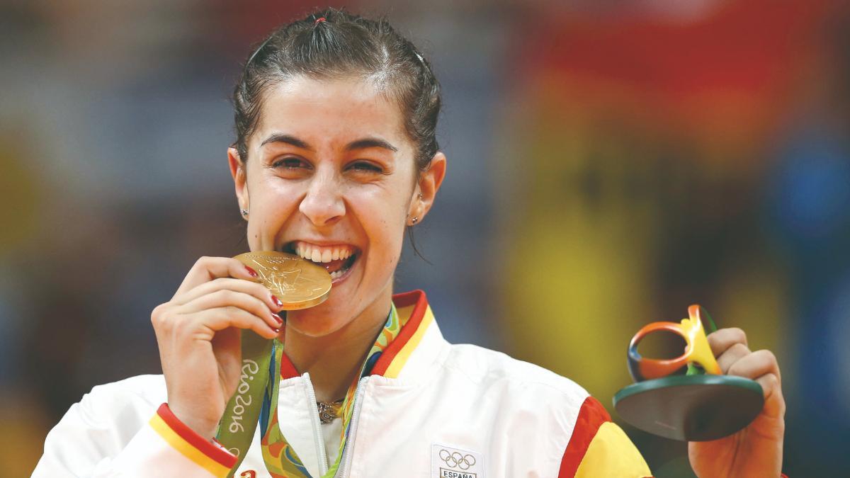 Carolina Marín muerde su oro en Río 2016