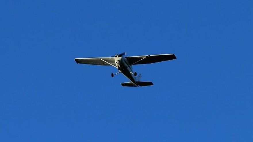 Mueren dos personas en Cádiz al estrellarse la avioneta en la que viajaban