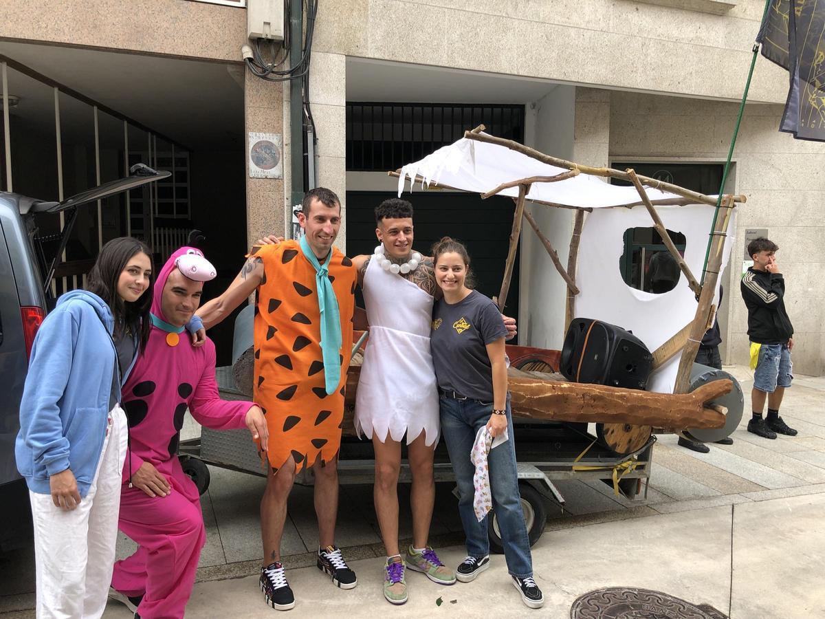 Cuesta abajo... con frenos: la Festa da Dorna de Ribeira avanza a rebufo de las carrilanas