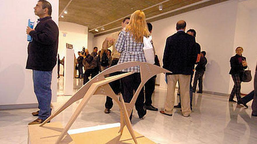 Imagen de la exposición inaugurada ayer en homenaje a las víctimas del accidente aéreo de 2008.   ADOLFO MARRERO