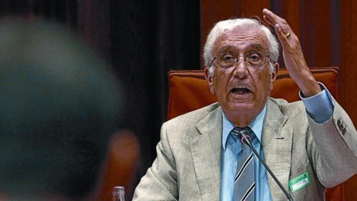 Daniel Osàcar comparece en la comisión de investigación del Parlament, en julio del 2010.