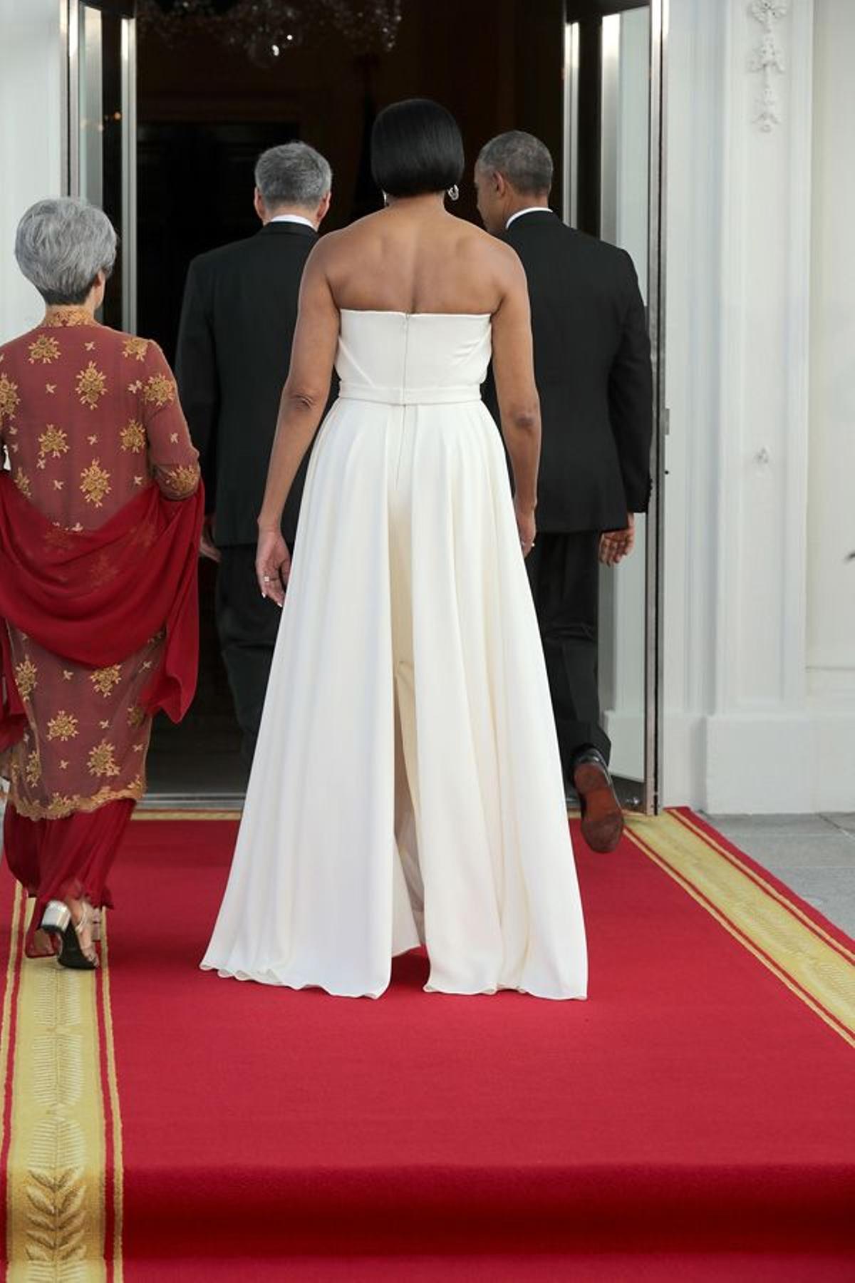 Detalles del vestido de Michelle Obama diseñado por Brandon Maxwell