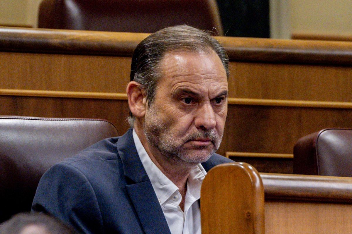 El Govern i el PSOE defensen la "legalitat" dels sobres per a Ábalos