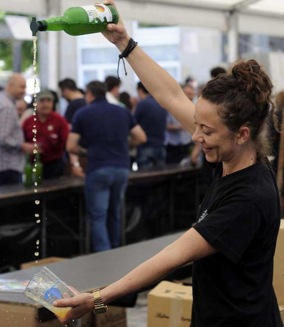 Vista de la IV Feira da Sidra celebrada en A Estrada.//Bernabé / Javier Lalín