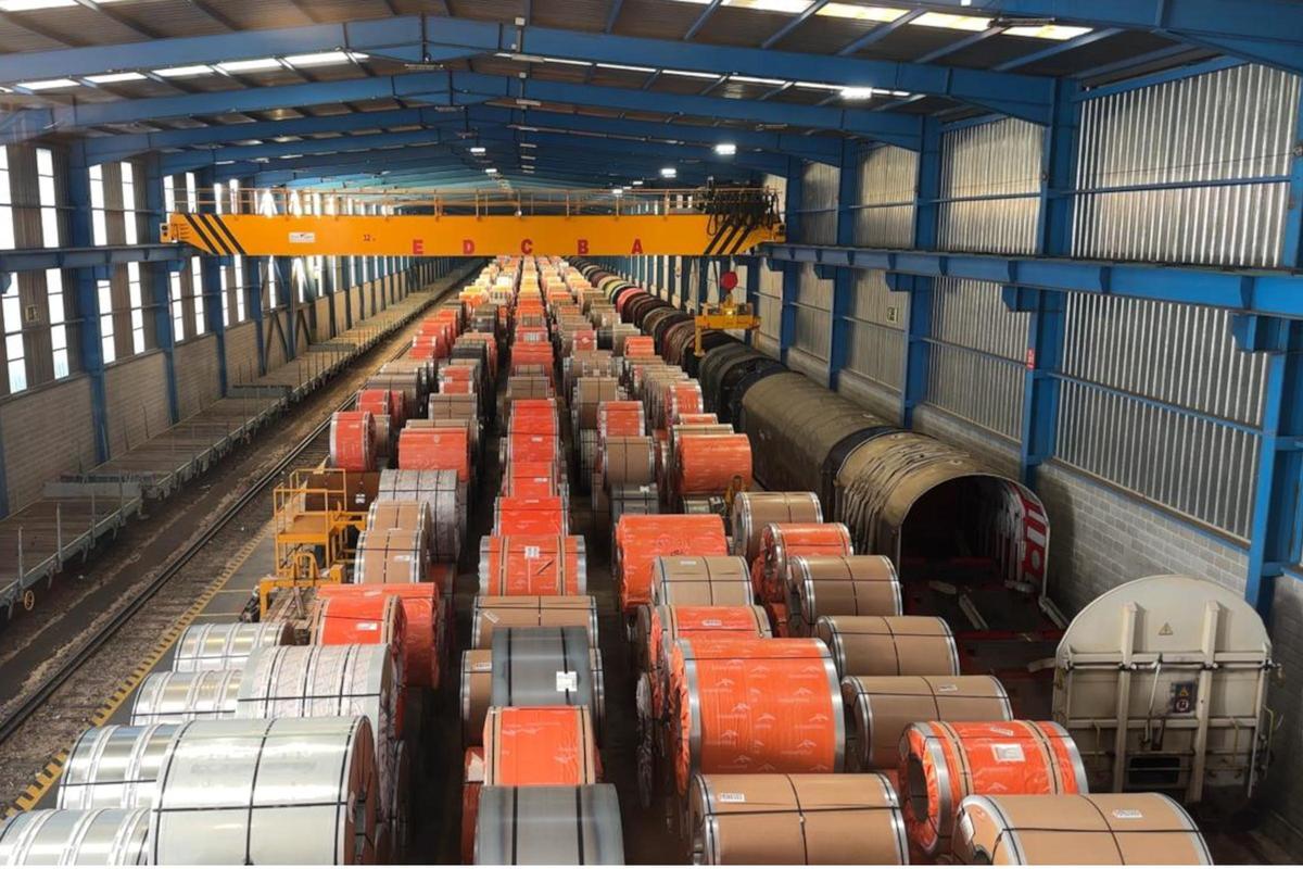 El material acumulat a Portbou.