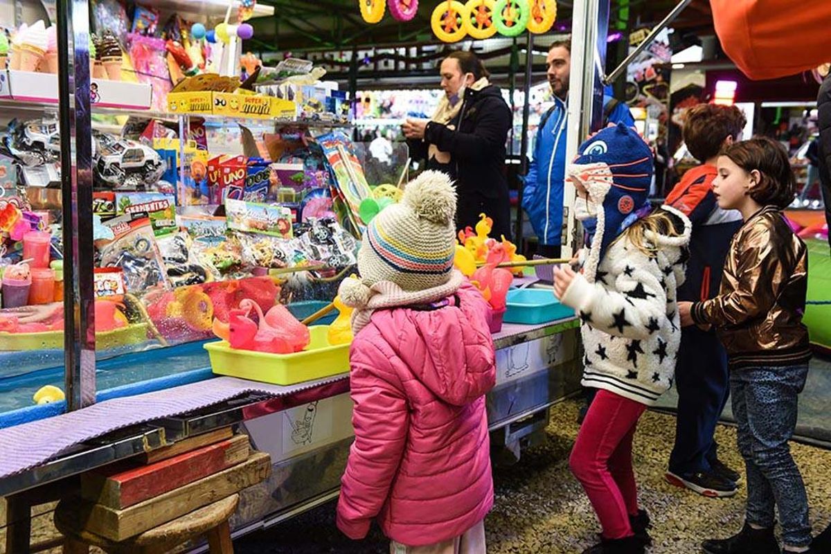 La pesca de patos, uno de los clásicos de la feria de Navidad.