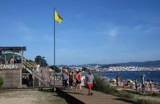 Rodeira vuelve a izar la bandera amarilla y a bajar la azul por vertidos fecales de un bombeo atascado