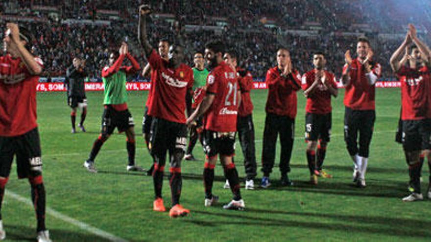 Los jugadores del Mallorca, celebrando su victoria ante el Levante la pasada jornada.