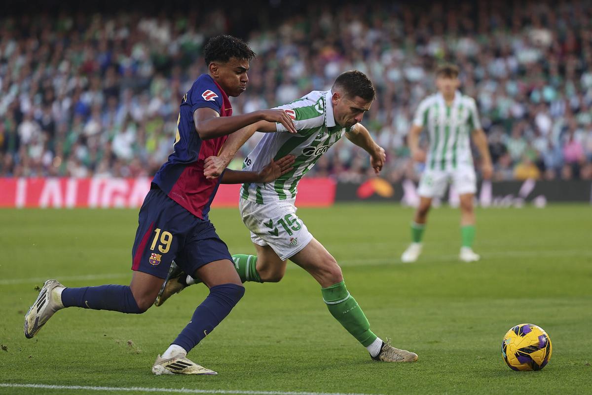 Lamine Yamal en el enfrenamiento contra el Betis de la primera vuelta de La Liga