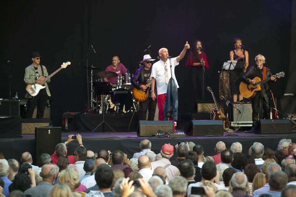 Concierto de "Micky", Pepe Barranco y "Los Linces" en la plaza Mayor de Gijón