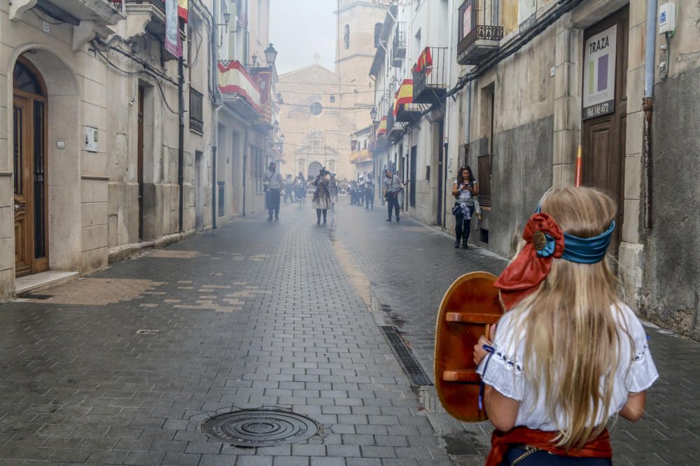 Alardo y «Ballada de Banderes» en Castalla.