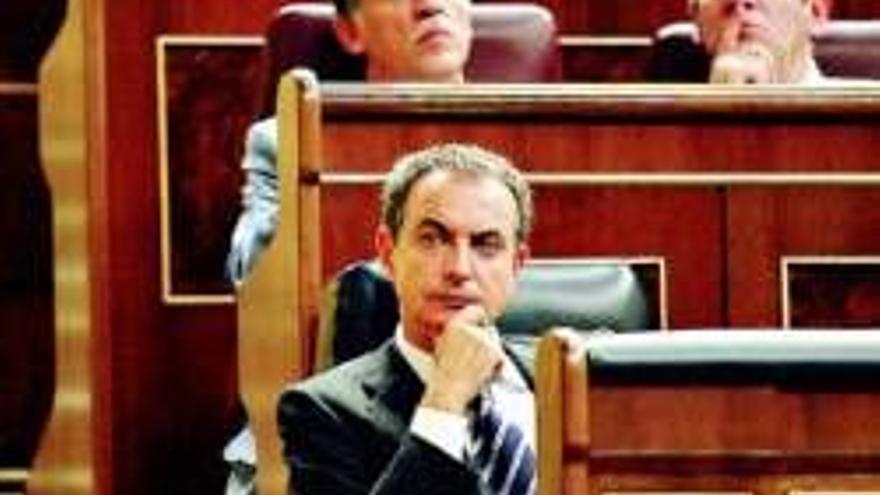 Zapatero mantiene sus &quot;planes&quot;de paz a pesar de los avisos de ETA