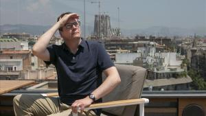 Ferran Folch posa en la terraza del Hotel Majestic, cuyas vistas de Barcelona le parecen impresionantes. 