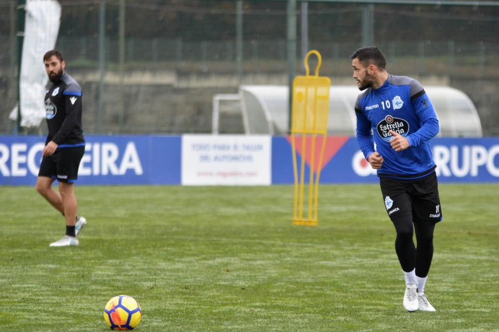 Los jugadores de campo que fueron titulares en el Camp Nou se retiraron a los vestuarios antes que el resto.