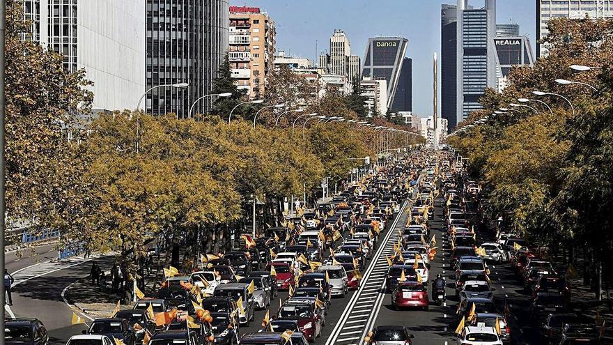 Madrid Multitudinària protesta de vehicles contra la «llei Celaá»