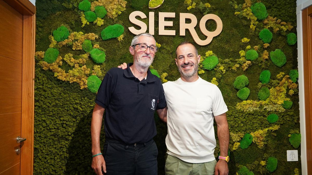 José Alberto Pérez y Ángel García en el consistorio sierense