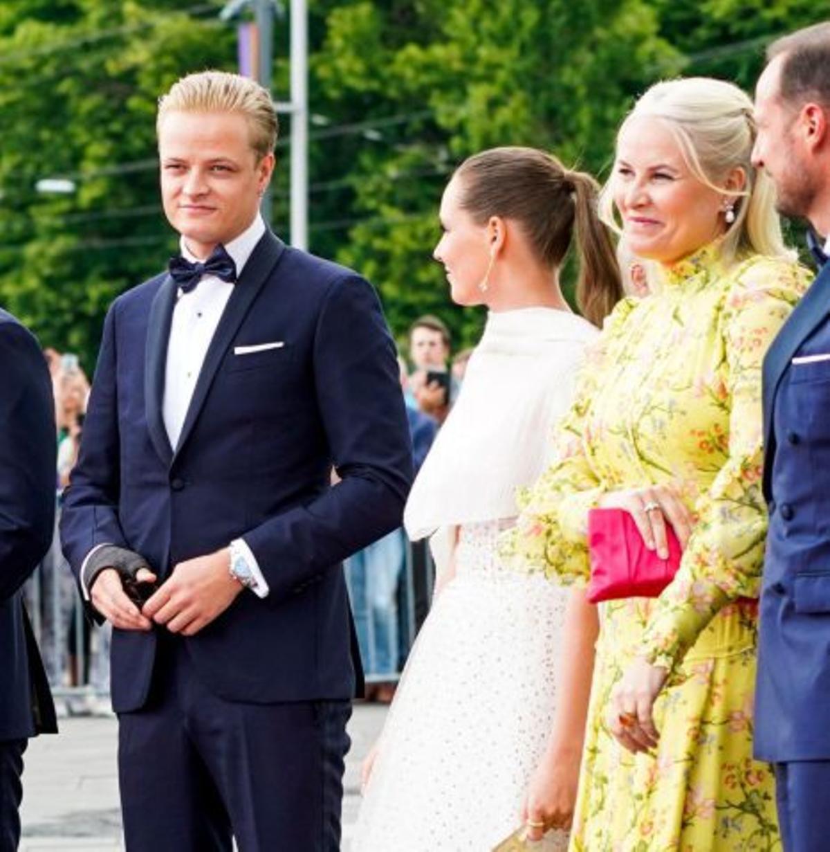 Casa reial, sota pressió