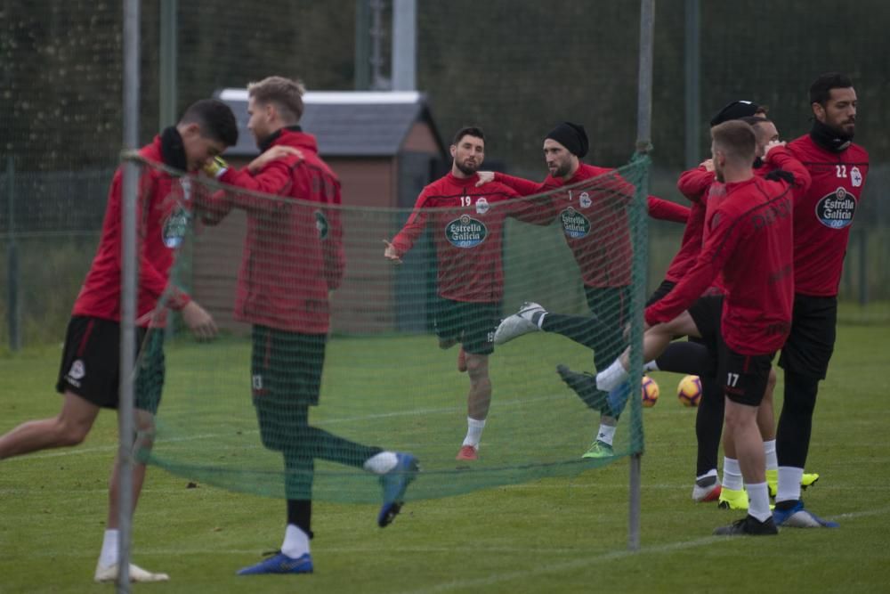 El Dépor se entrena tras golear al Oviedo