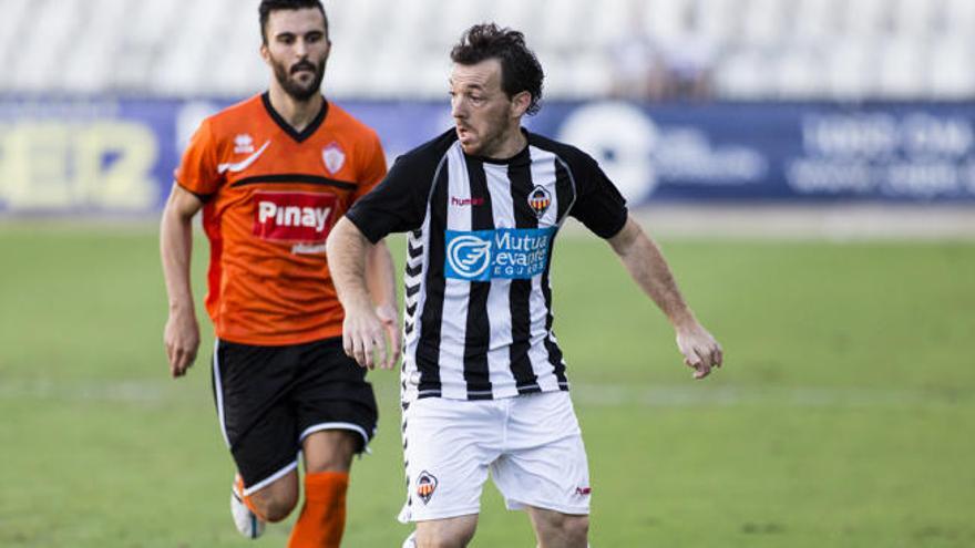 Rubén jugando con el Castellón.