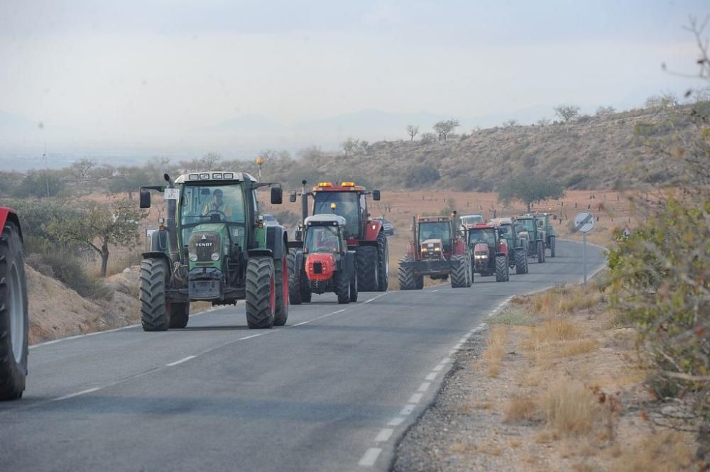 La protesta de agricultores a su paso por el Garru