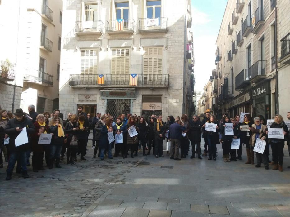 Concentració a Girona per demanar la llibertat de Puigdemont