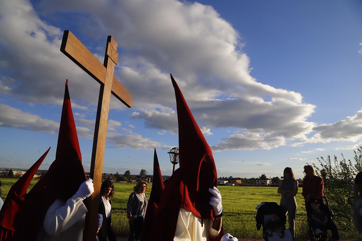 La procesión del Cristo de la Sangre del Higuerón, en imágenes