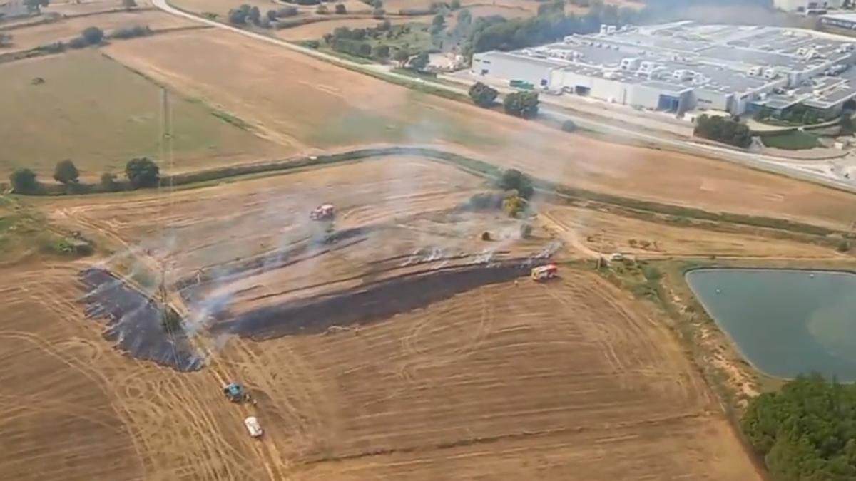 Imatge aèria de l'incendi a Sant Fruitós de Bages