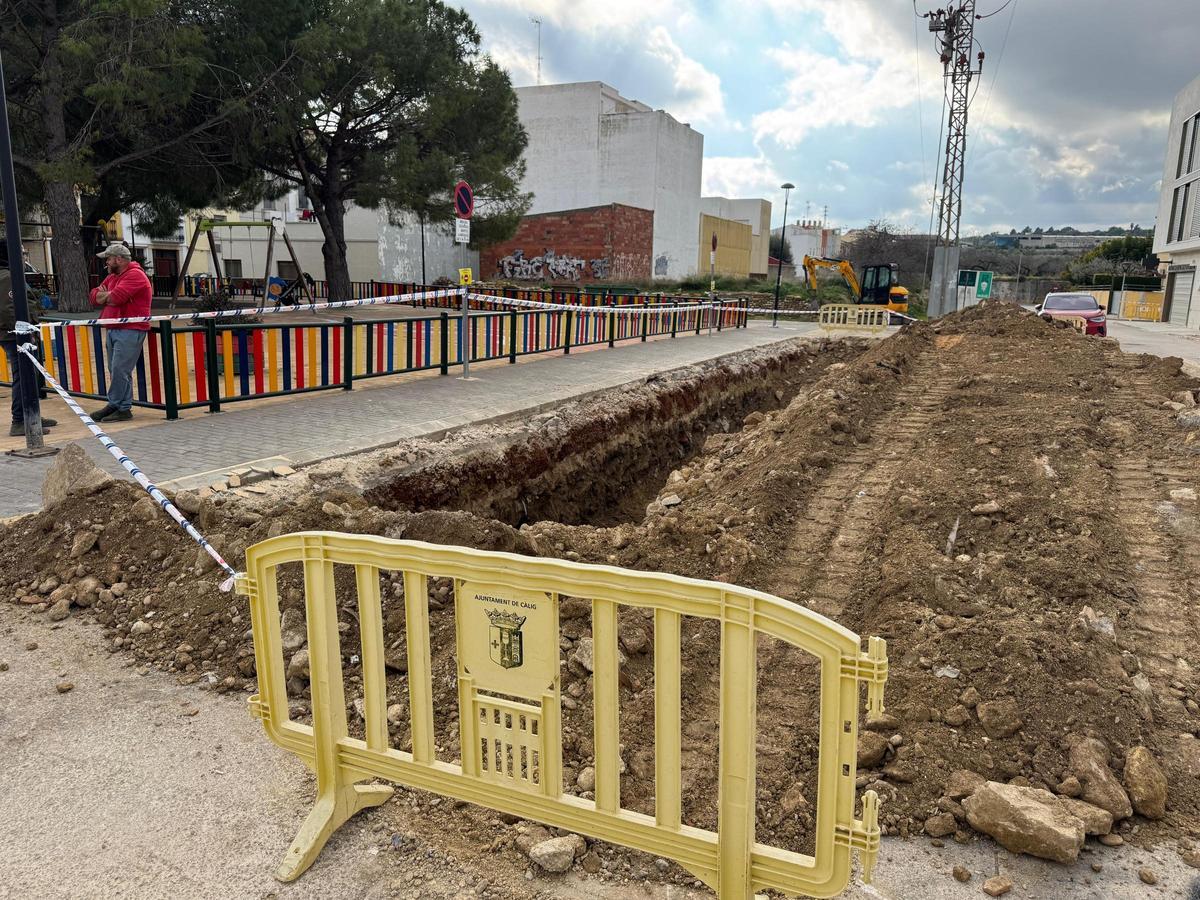 Aquesta setmana l’Ajuntament ha iniciat les feines de millora del drenatge de les aigües pluvials a la plaça del País Valencià i al carrer de la Puríssima.