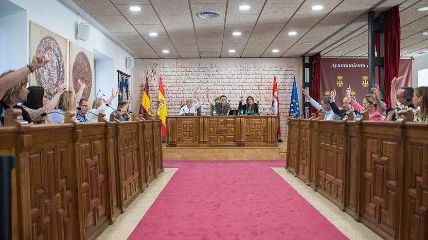 Un pleno de la corporación en Benavente.