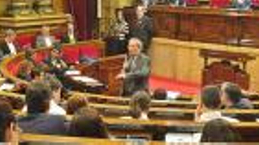 Torra es dirigeix als diputats del Parlament.