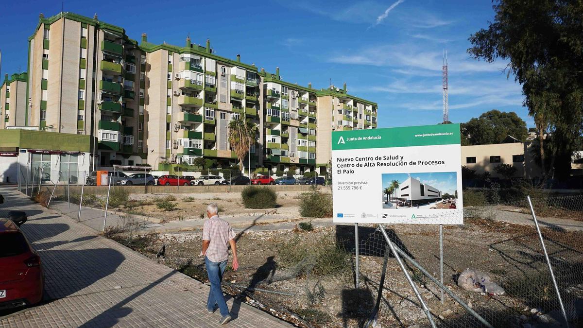 Terrenos del futuro centro de salud en la barriada de El Palo.