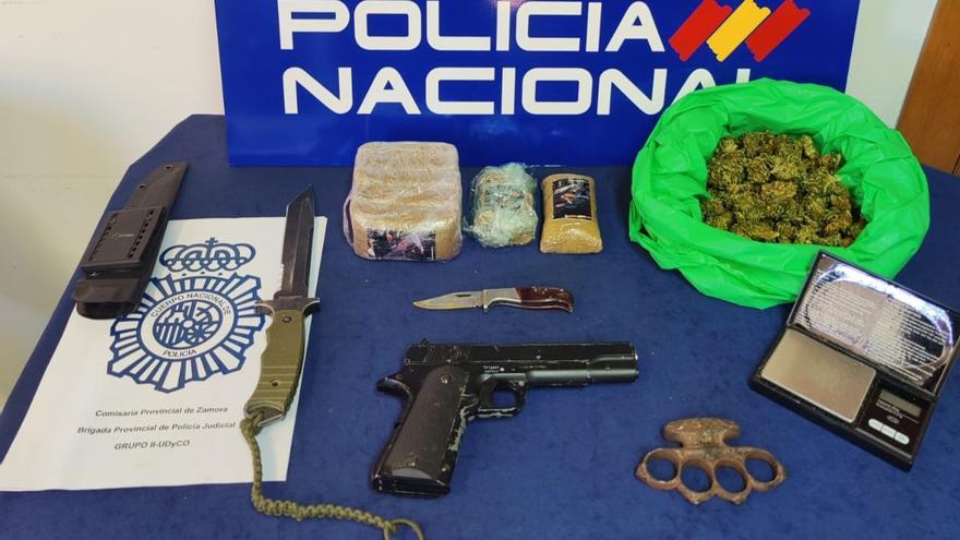 Roban joyas, dinero y electrodomésticos en una vivienda en Zamora: hay cinco detenidos