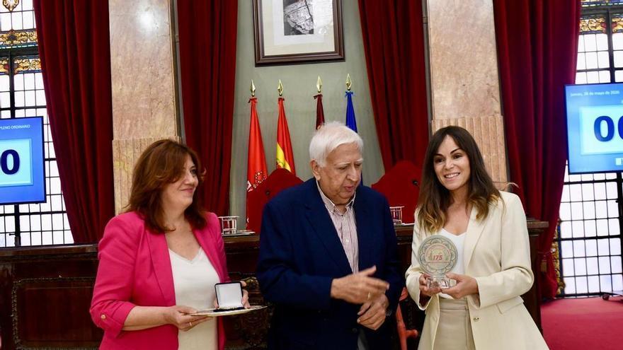 Ballesta y las Peñas Huertanas 'se cuelan' el pleno ordinario del Ayuntamiento de Murcia