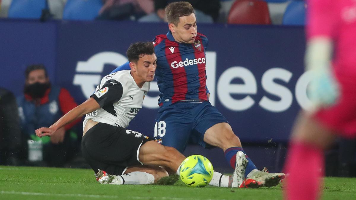 Las Imágenes del Derbi entre Levante UD y Valencia CF en el Ciutat