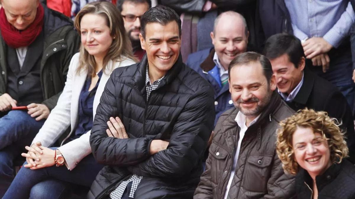 Pedro Sánchez y José Luis Ábalos, durante un acto en Xirivella.