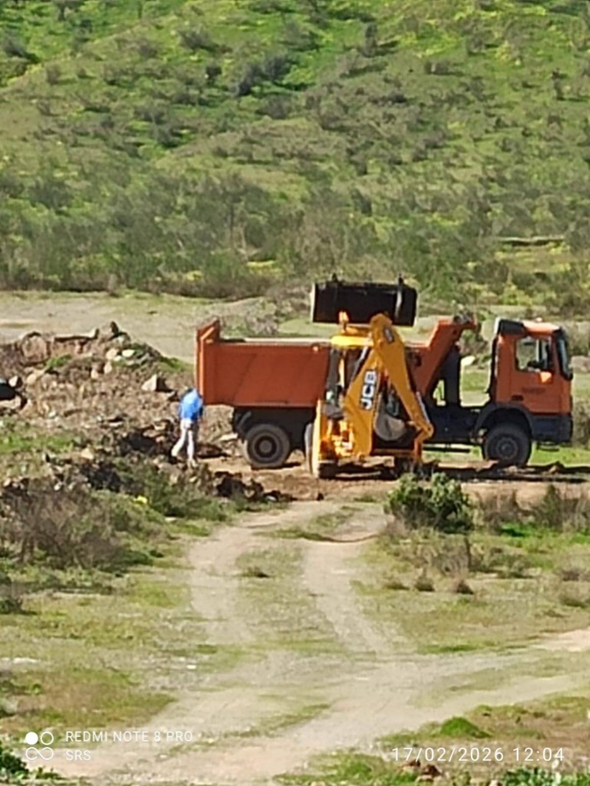 Otra de las fotos de movimiento de tierras en la parcela de la Junta de los Caminos, el pasado febrero.