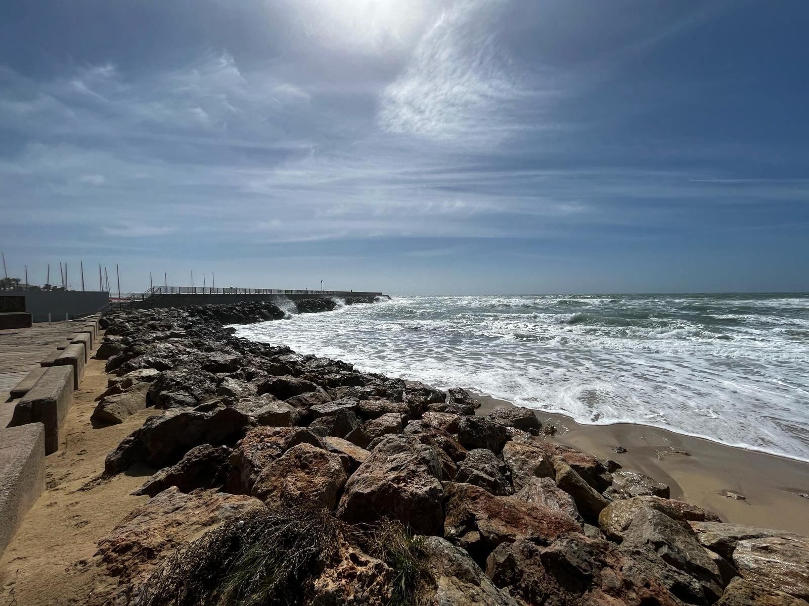 Bandera roja en las playas de Palma por fuertes vientos