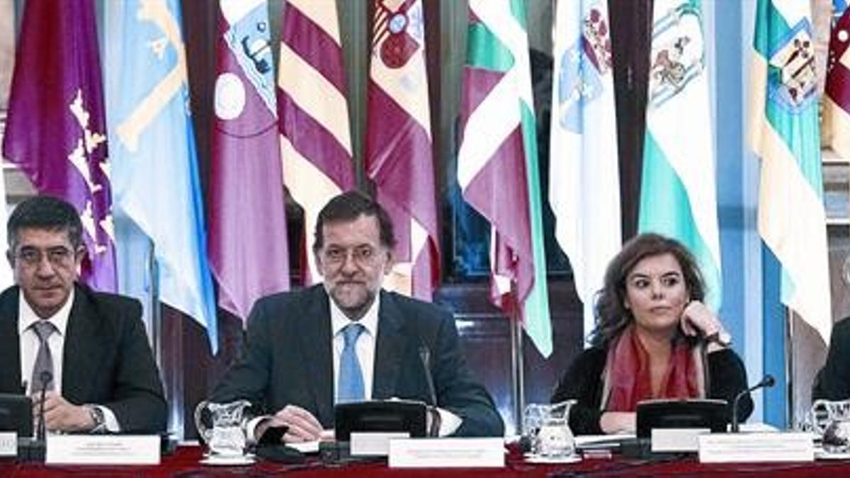 Rajoy salva la cumbre autonómica ante la UE con un pacto de mínimos_MEDIA_1