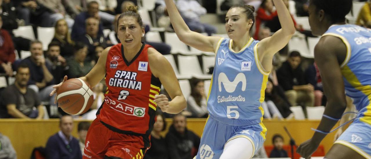 María Araújo, durant el partit amb l’Estudiantes, se’n va amb la selecció espanyola aquesta setmana que ve. | ANIOL RESCLOSA