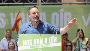 Santiago Abascal en el mitin de Vox en València por la campaña de las elecciones europeas de mayo de 2024.