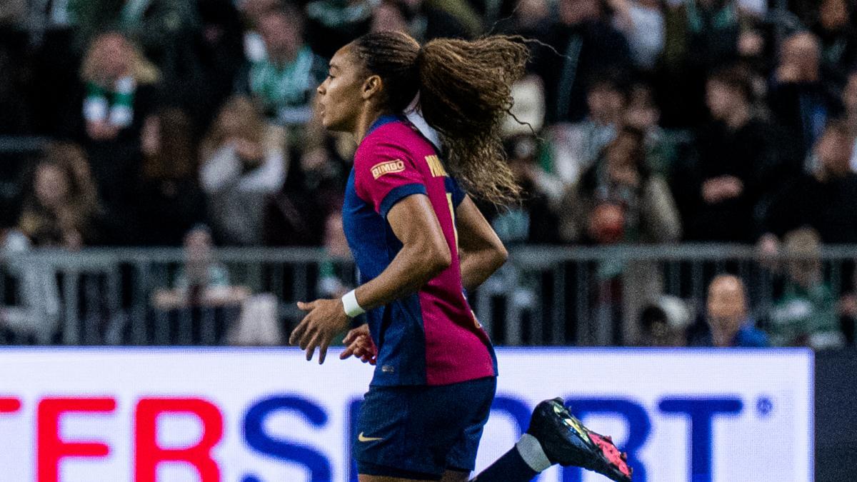 Salma Paralluelo se estrenó esta temporada contra el Hammarby