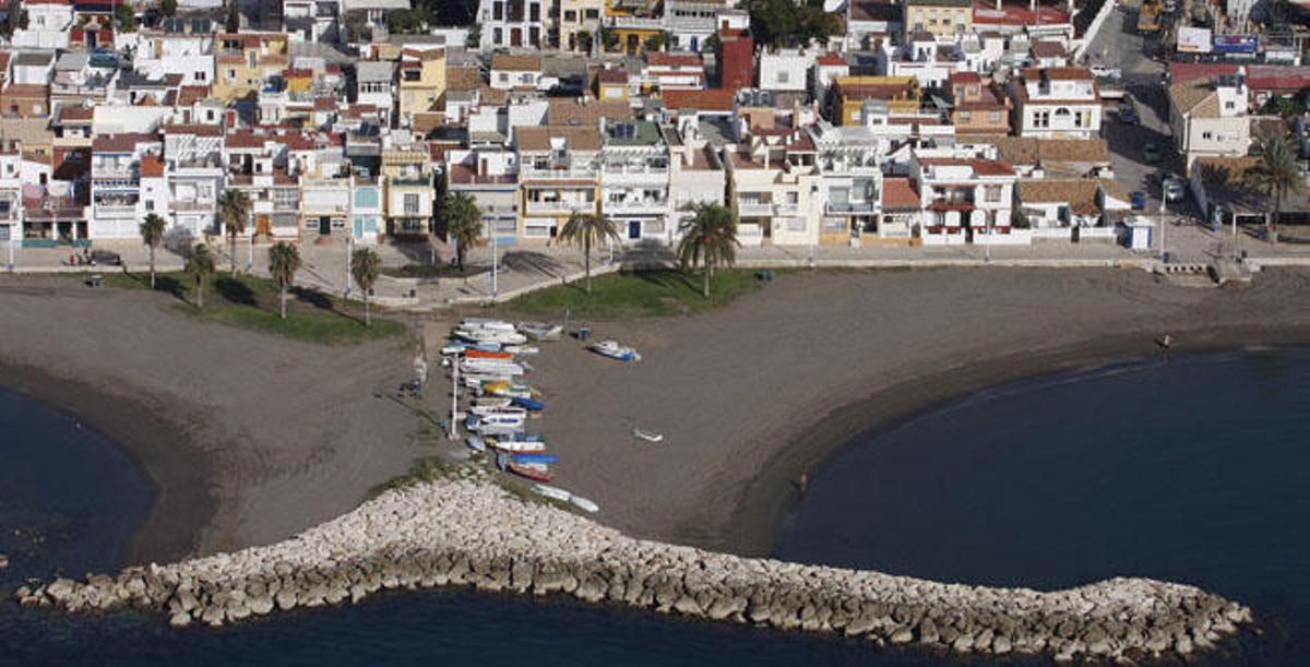 Vista de las casas de Pedregalejo en la playa.