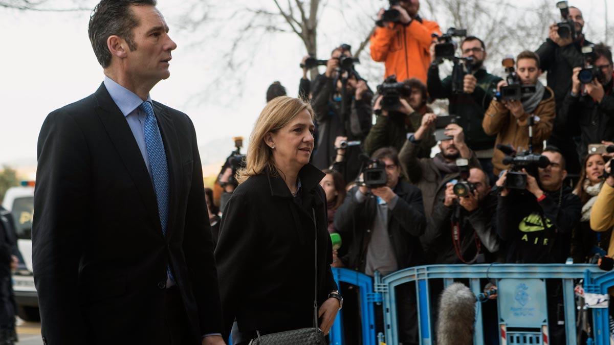 La infanta Cristina e Iñaki Urdangarin llegan a la Audiencia de Palma donde se celebra el juicio del caso Noós, en febrero del 2016.